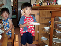 自分の食器で食事の用意